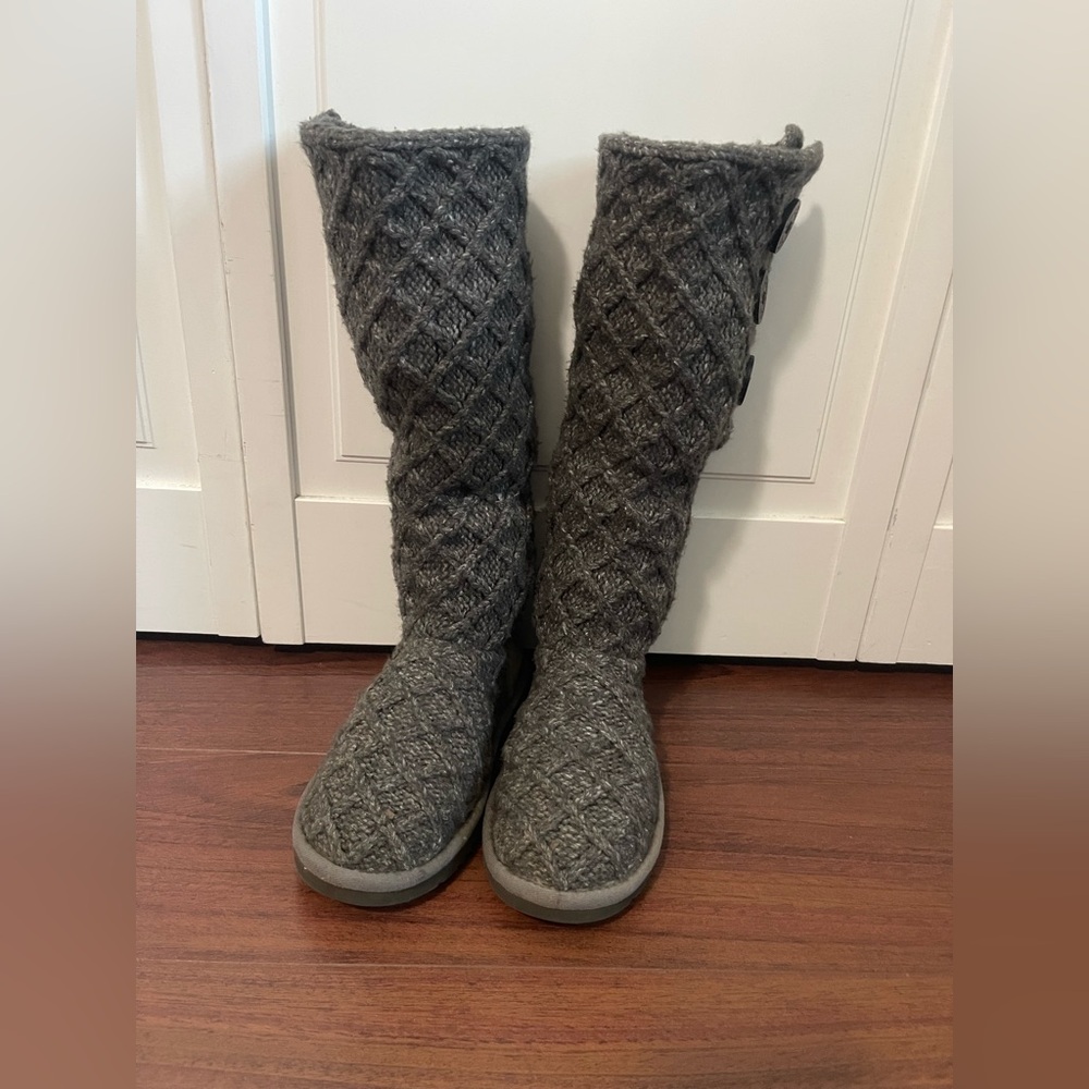 UGG Women's Lattice Cardy knit boots in gray size 6